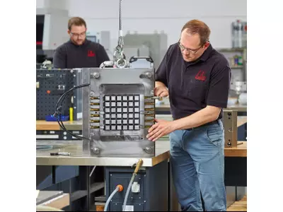 Hauseigener Werkzeugbau.jpg